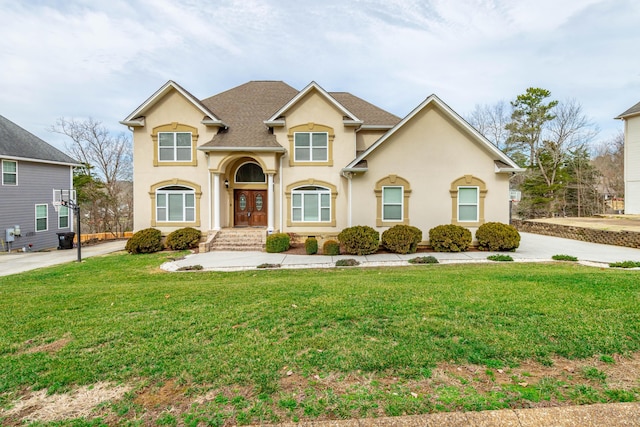 view of front of property with a front yard