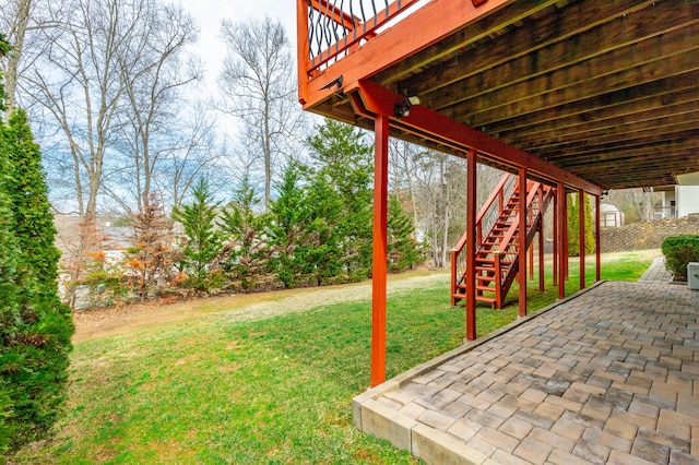 view of yard with a patio area