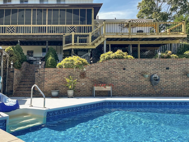 view of swimming pool