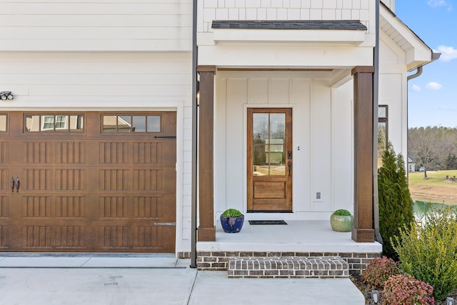 property entrance with a porch