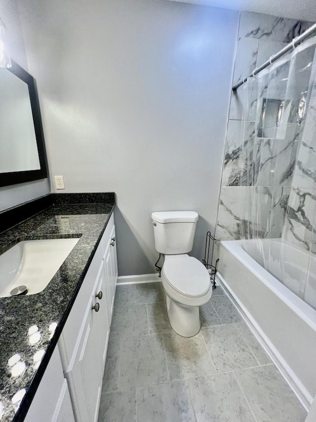 full bathroom featuring shower / bathtub combination with curtain, vanity, and toilet