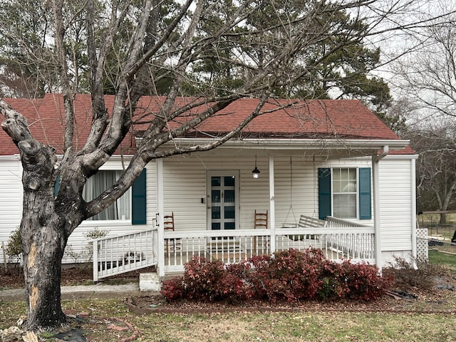 view of front facade featuring a porch