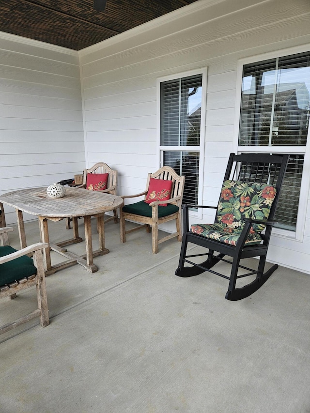 view of patio with covered porch and ceiling fan