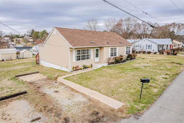 view of front of house with a front yard