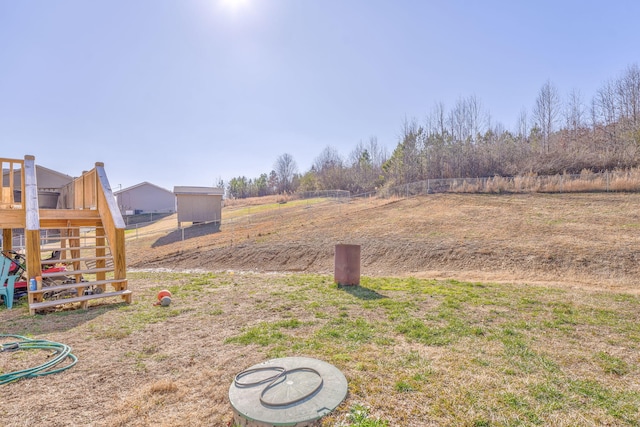 view of yard featuring a rural view