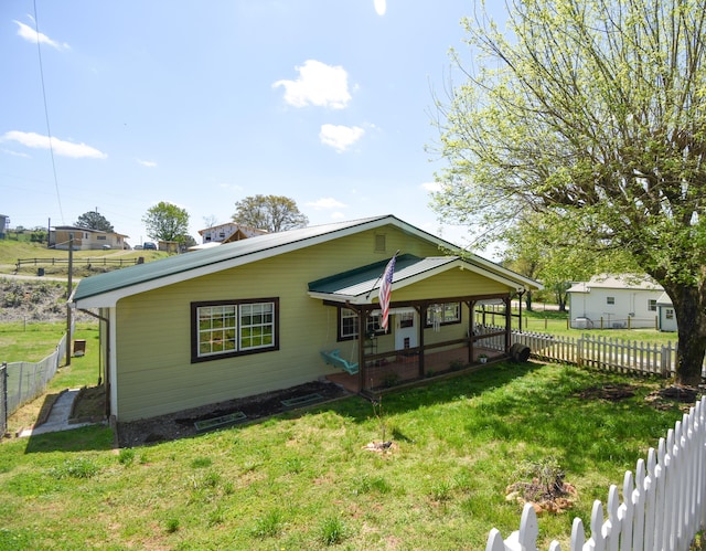 view of front of house with a front yard