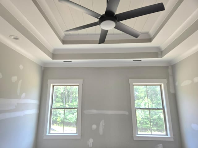 1646 Ritz Way Unit 4, Soddy Daisy, TN 37379 - detailed view of a tray ceiling and ceiling fan
