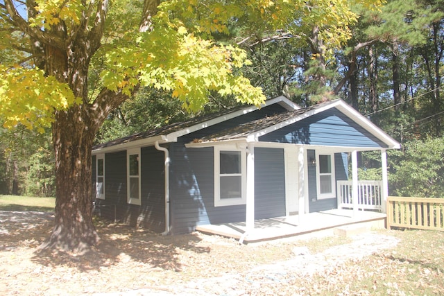 view of front facade with a porch