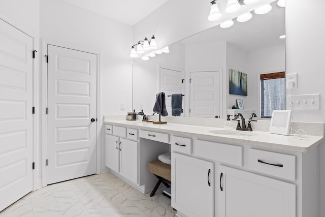 4700 Creek Point Ln, Signal Mountain, TN 37377 - full bath featuring double vanity and marble look tile flooring