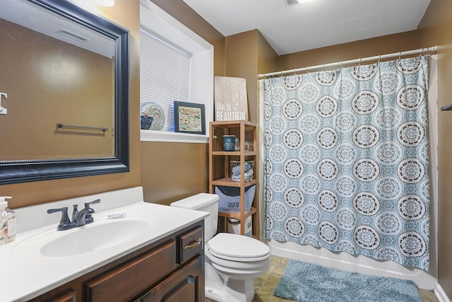 full bathroom with toilet, vanity, visible vents, and a shower with shower curtain