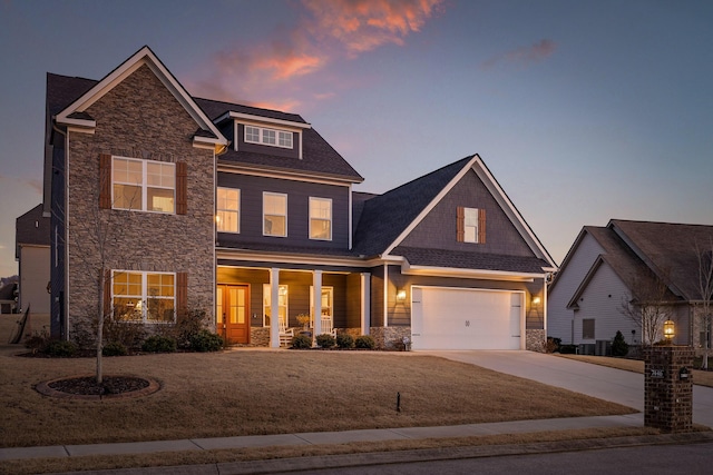 view of front of property at dusk