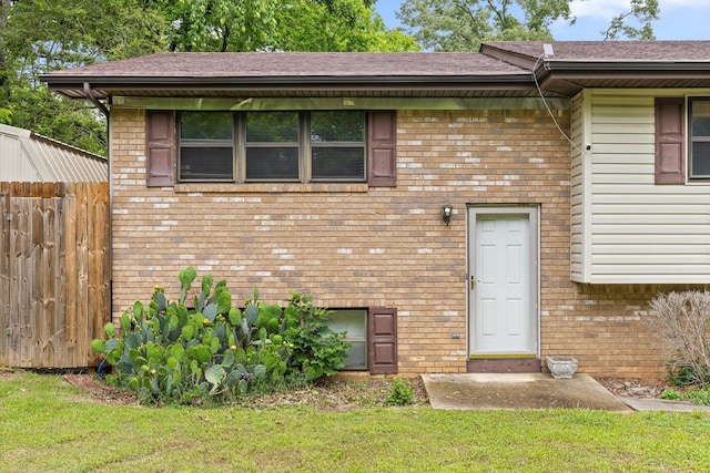 view of front of house with brick siding