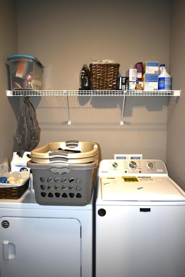 laundry room featuring laundry area and independent washer and dryer