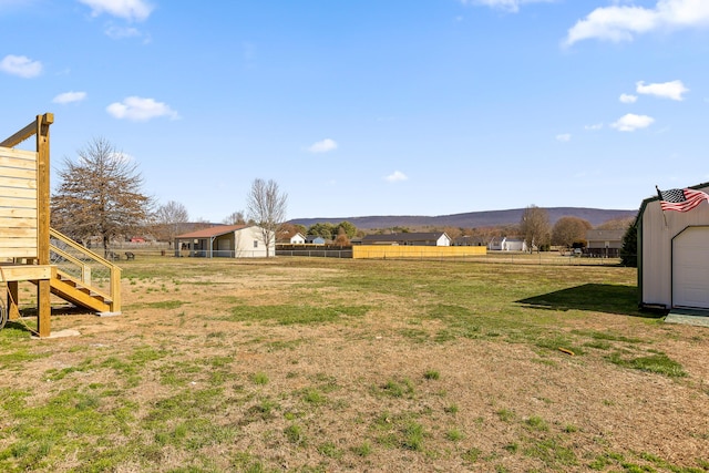 view of yard with a mountain view