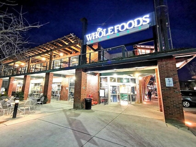 619 Hill Pointe Ln, Chattanooga, TN 37405 - view of property at night