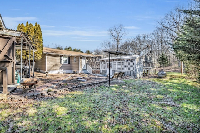 view of yard featuring entry steps