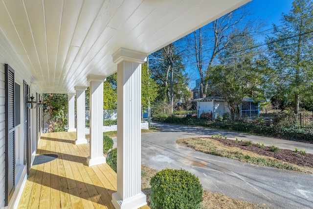 view of patio / terrace with covered porch