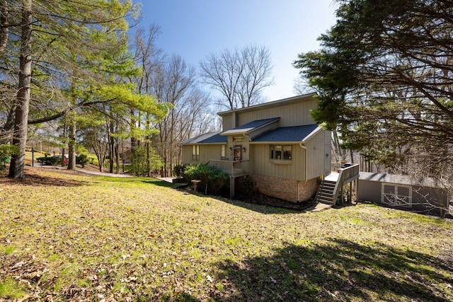 exterior space featuring a lawn