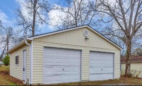 view of detached garage