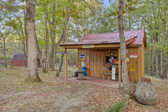 view of outbuilding featuring an outbuilding