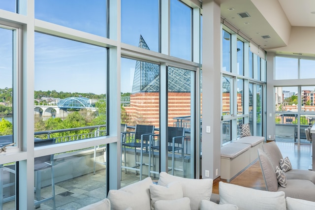 191 Chestnut St Unit 602, Chattanooga, TN 37402 - sunroom with a city view