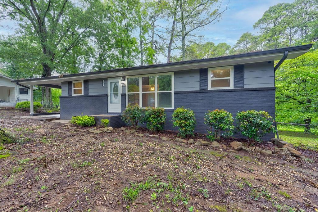 1421 Pamela Dr, Tunnel Hill, GA 30755 - single story home with brick siding