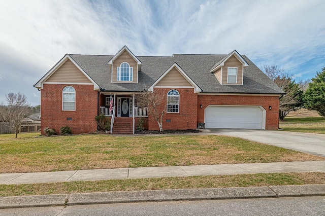 view of front facade featuring crawl space, brick siding, driveway, and a front yard