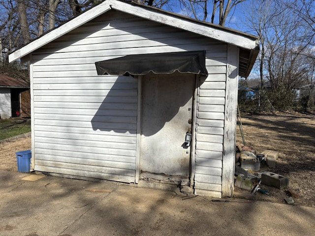 view of outbuilding