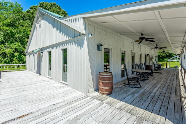 deck with a ceiling fan