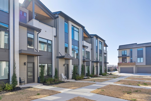 view of road featuring a residential view