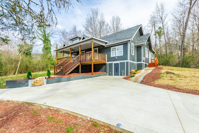 4513 Lamont Ln, Chattanooga, TN 37415 - view of front of property featuring concrete driveway and stairway