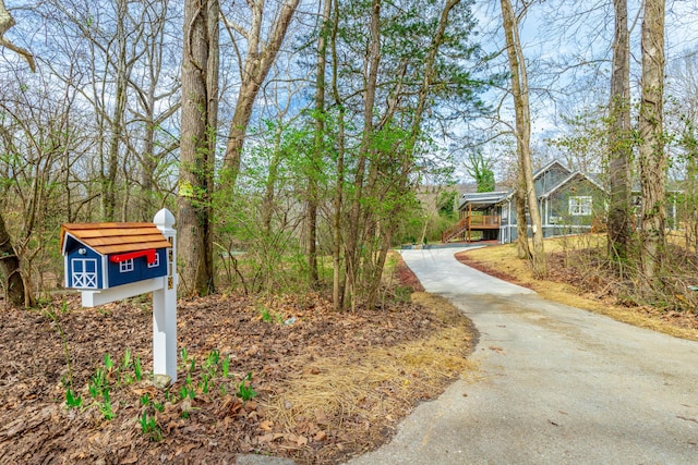 4513 Lamont Ln, Chattanooga, TN 37415 - exterior space with driveway