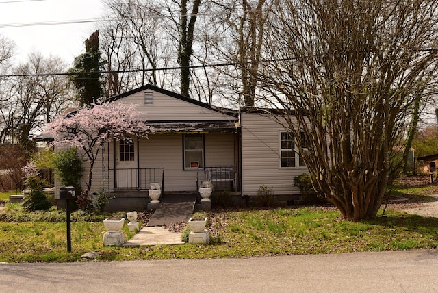 view of front of house featuring a porch