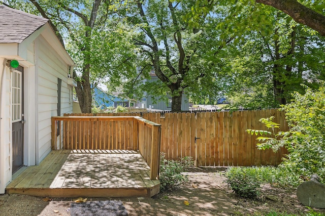 deck featuring fence