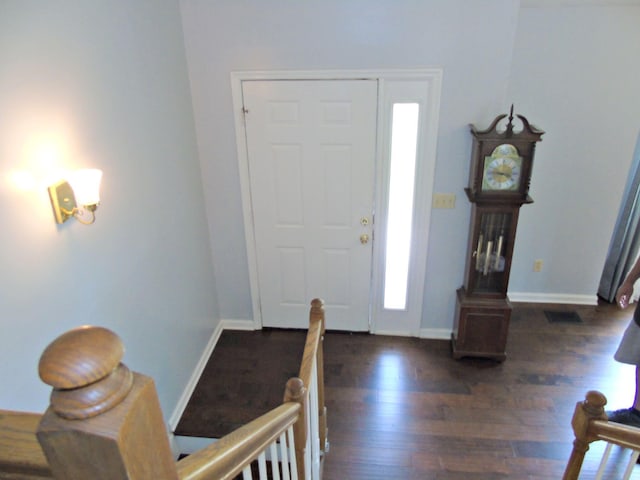 155 Spring Valley Ln, Ringgold, GA 30736 - entryway with wood finished floors and baseboards