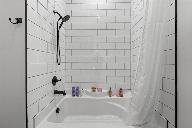 full bath with shower / bath combo