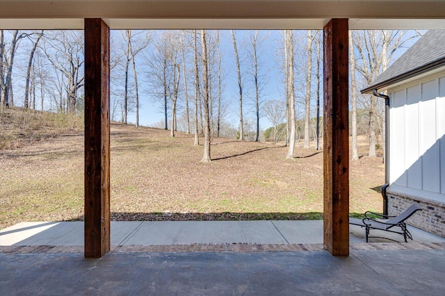 view of yard with a patio area