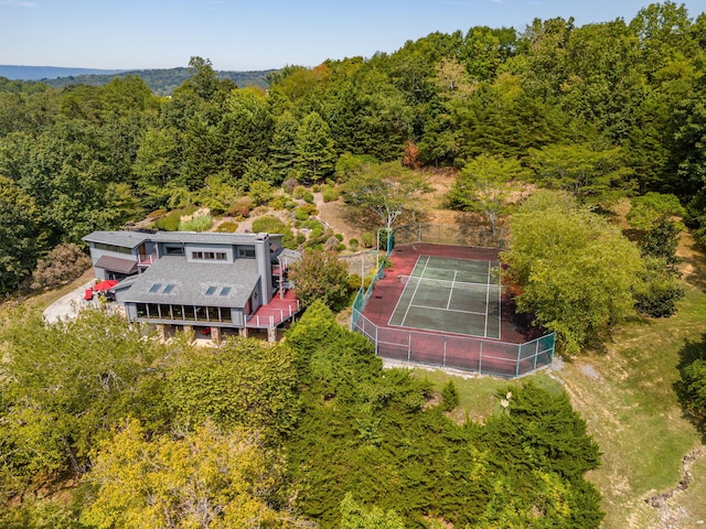 bird's eye view with a view of trees