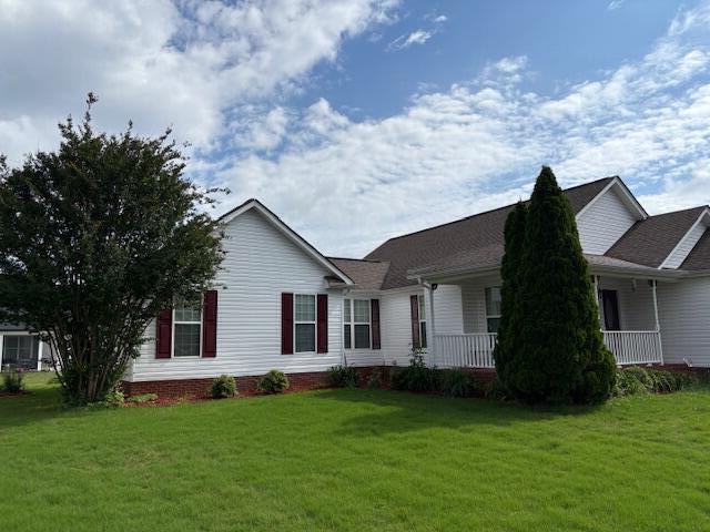 56 Deer Ridge Ln, Rock Spring, GA 30739 - view of front of property featuring a front lawn and covered porch