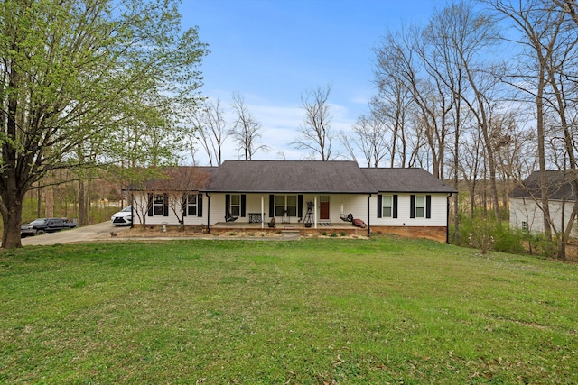 186 Joann Dr SE, Calhoun, GA 30701 - ranch-style house featuring a front lawn, covered porch, and driveway