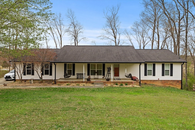 186 Joann Dr SE, Calhoun, GA 30701 - ranch-style home featuring crawl space, covered porch, a front yard, and a shingled roof