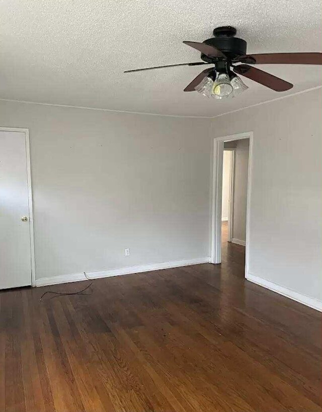 4922 Marylin Ln, Chattanooga, TN 37411 - unfurnished room with a ceiling fan, a textured ceiling, wood finished floors, and baseboards
