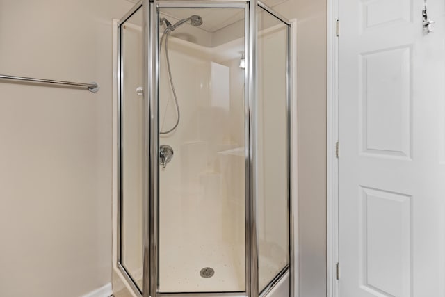 7004 Lystra Rd, Harrison, TN 37341 - bathroom featuring a stall shower