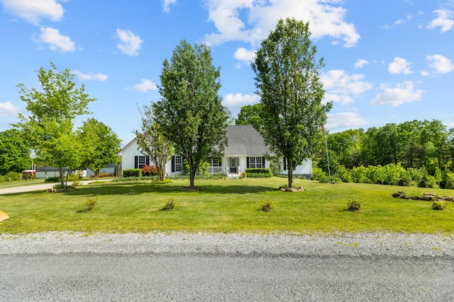 204 Lake Haven Dr, Soddy Daisy, TN 37379 - view of front facade featuring a front lawn