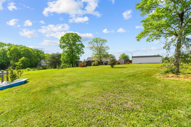 204 Lake Haven Dr, Soddy Daisy, TN 37379 - view of grassy yard