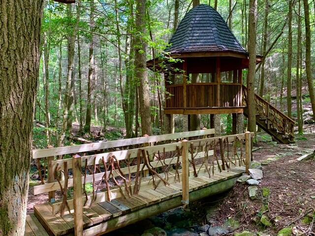 160 Tall Tree Trl, Dunlap, TN 37327 - wooden terrace featuring stairs and a wooded view