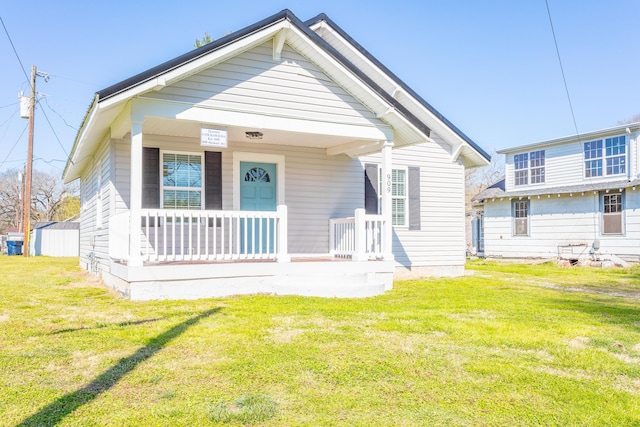 909 Stewart Ave, Chickamauga, GA 30707 - view of front of home featuring a front lawn and a porch