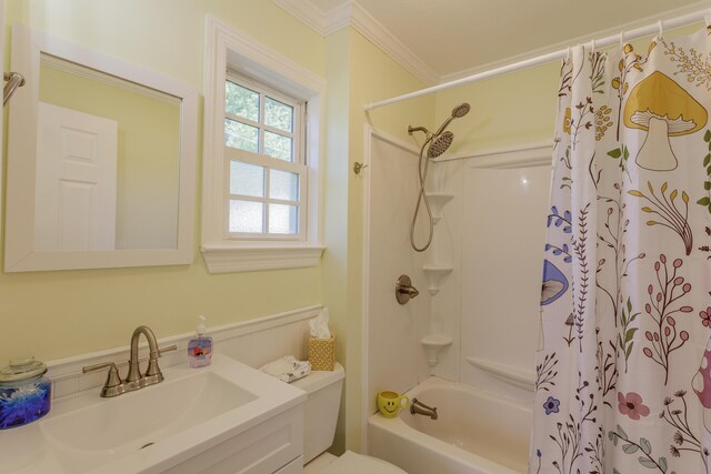 909 Stewart Ave, Chickamauga, GA 30707 - full bathroom with shower / tub combo, crown molding, toilet, and vanity