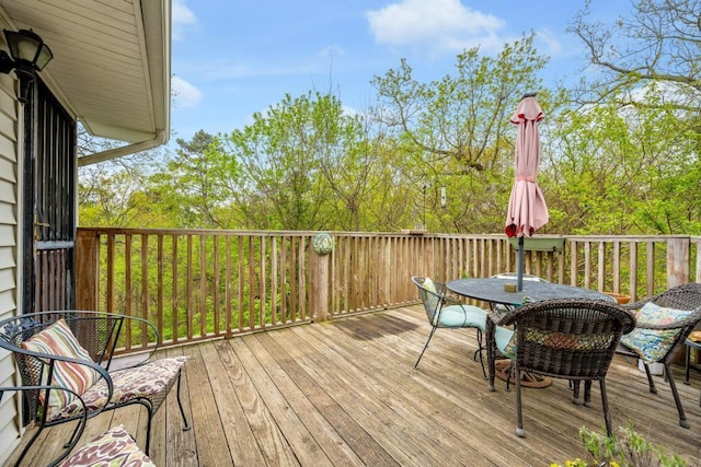 3308 Alta Vista Dr, Chattanooga, TN 37411 - wooden deck with outdoor dining area