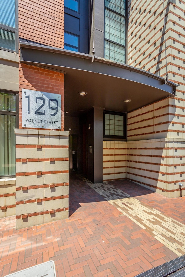 129 Walnut St # 122, Chattanooga, TN 37403 - entrance to property with brick siding